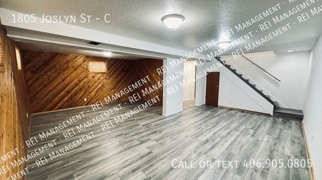 Building Photo - 1805 Joslyn St