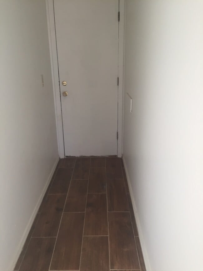 Building Photo - 1015 Sugarloaf Dr