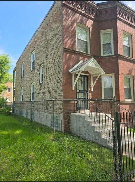 Building Photo - 1244 E 70th St