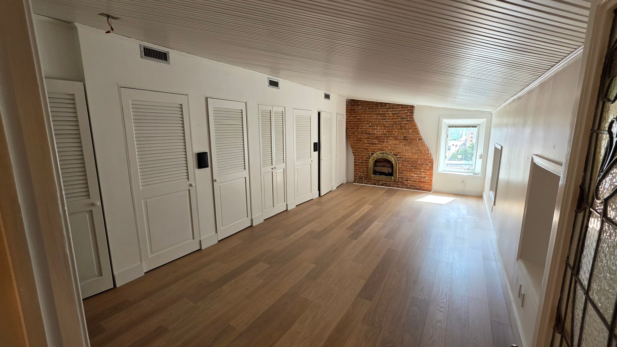 Huge Space - 403 N Charles St