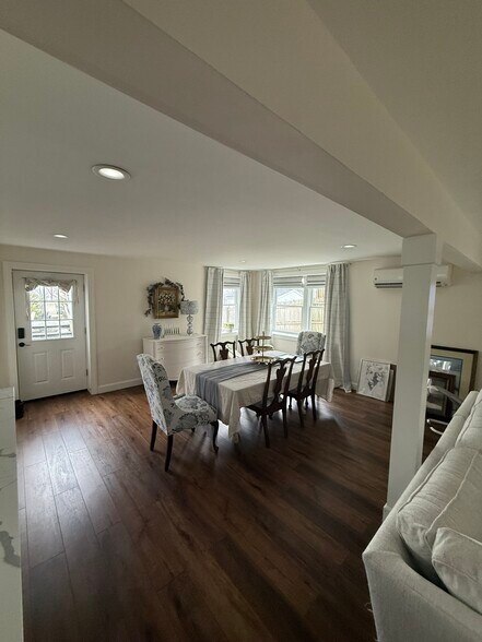 Dining space - 5 Crescent Dr