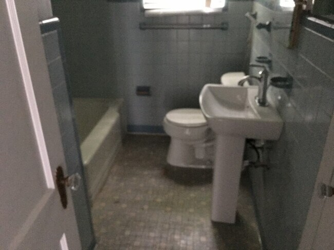 Building Photo - 1316 N Adams St