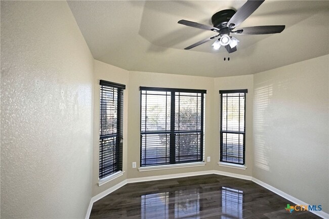 Building Photo - 2207 Hazelwood Dr