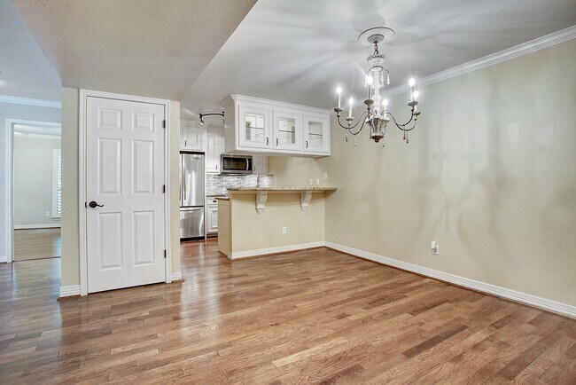 Building Photo - 1601 S Shepherd Dr