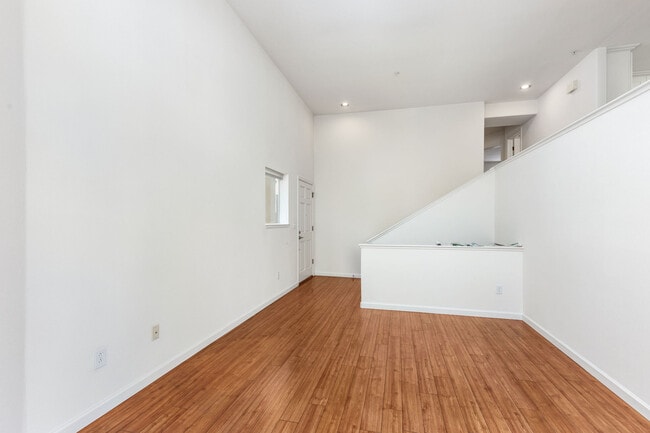 Building Photo - 979 Asilomar Terrace