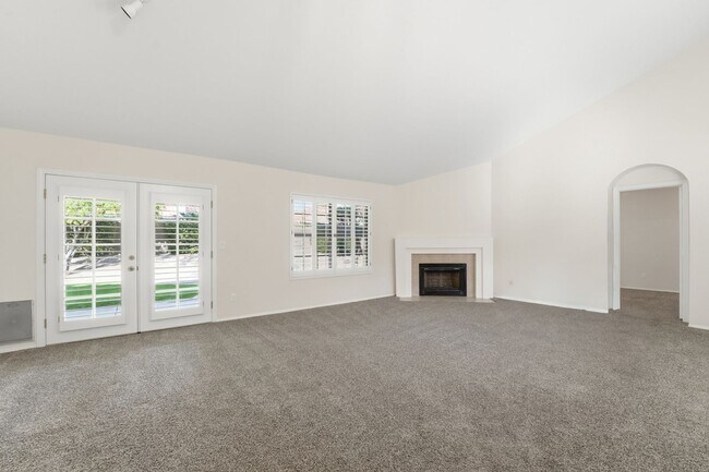 Building Photo - Beautiful 3 Bed/ 2.5 Bath Scottsdale Home I Near Kierland - Prime Location