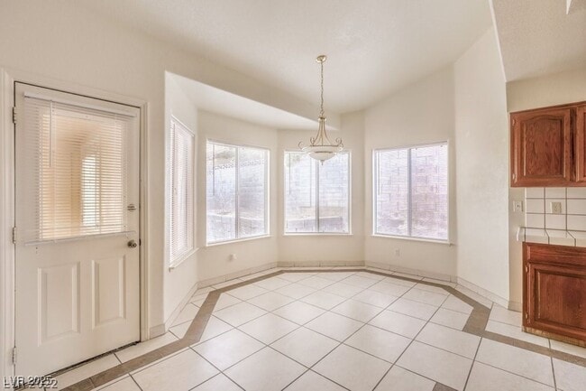 Building Photo - Gated Community, 1-Story, 3 Bedrooms Home ...