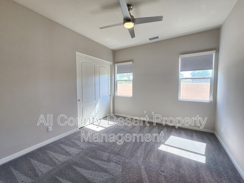 Building Photo - 78987 Yorkville Ln