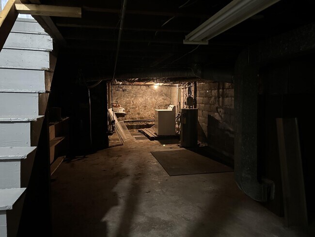 Building Photo - 224 East St