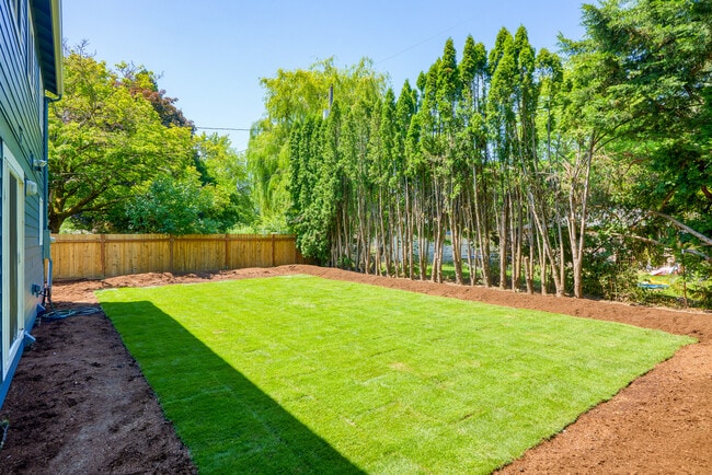 Building Photo - 215 SW 131st Ave