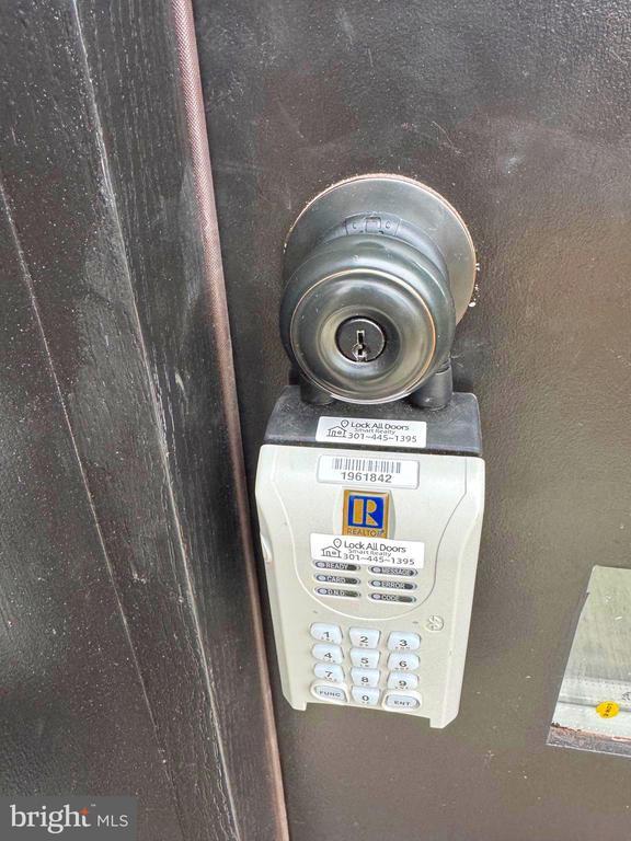 Building Photo - 203 Henson Rd