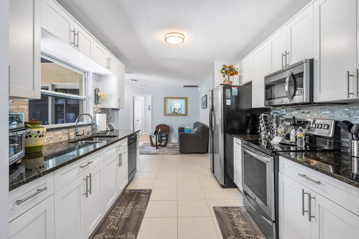 Building Photo - 1262 Pinetta Cir