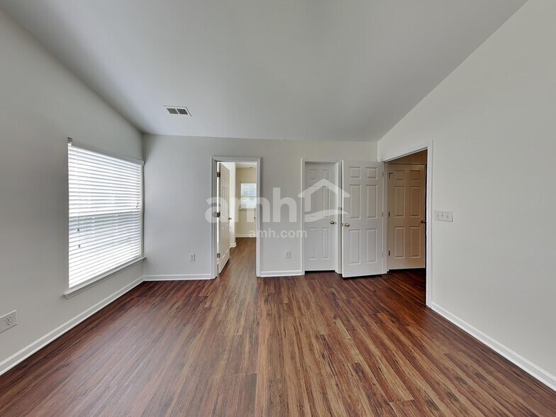 Building Photo - 6840 Thistle Down Dr