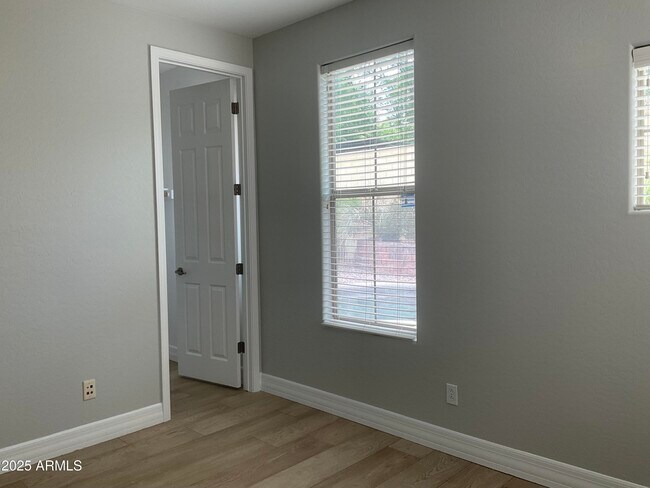 Building Photo - 20893 W Cora Vista