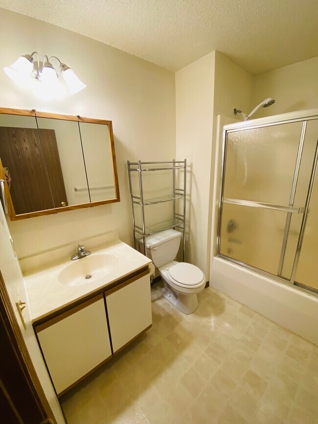 Building Photo - 365 Beaver Kreek Center