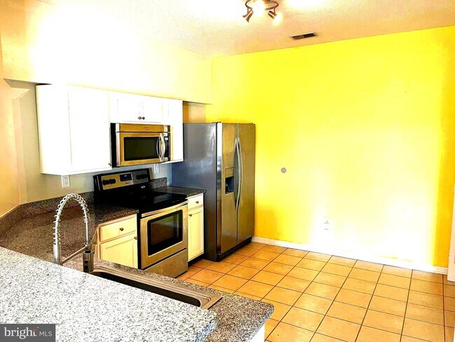 Building Photo - 7418 Hindon Cir