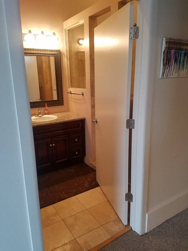 Building Photo - 1541 N Milwaukee Ave