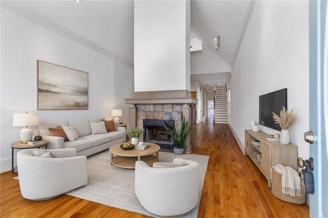 Building Photo - 224 Lampkin St NE