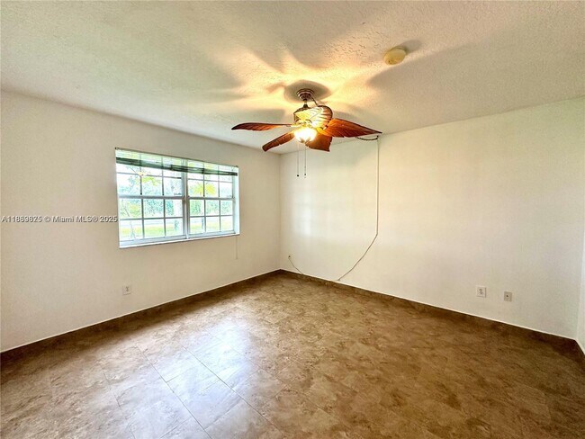 Building Photo - 231 SW 116th Ave