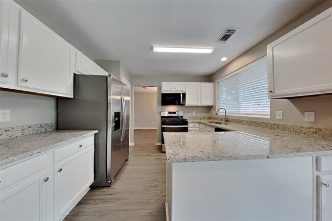 Building Photo - 1031 Cascade Creek Dr