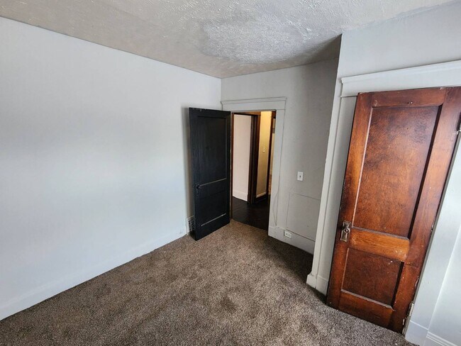 Building Photo - 1736-1738 Coit RD