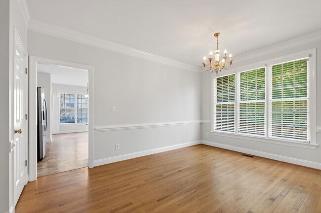 Building Photo - Move-In Ready Gem in Sought-After Dover Ridge!