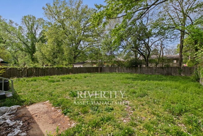 Building Photo - WHITEHAVEN GEM!!!! SECTION 8 WELCOMED !!!