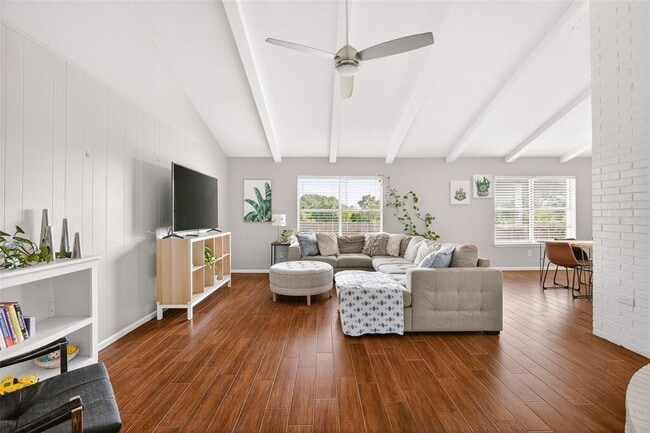 Building Photo - 11902 Oakbrook Dr