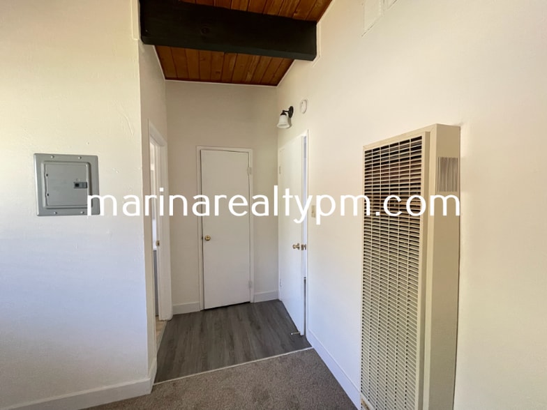 Building Photo - 129-191 Hilborn St