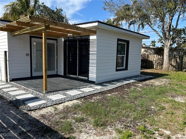 Building Photo - 3835 Arlington St