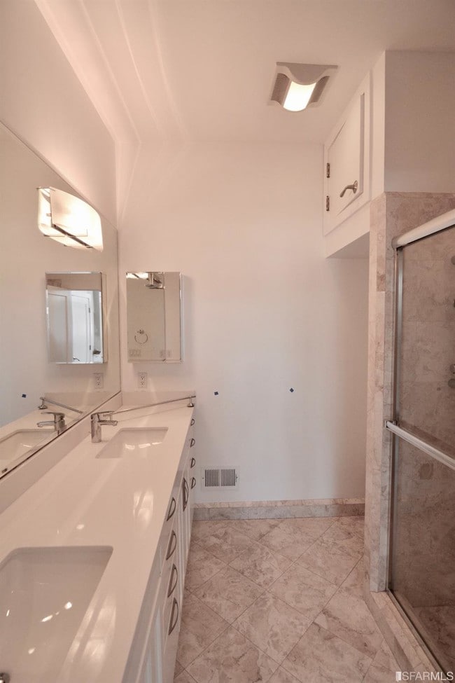 Building Photo - 884 De Haro St