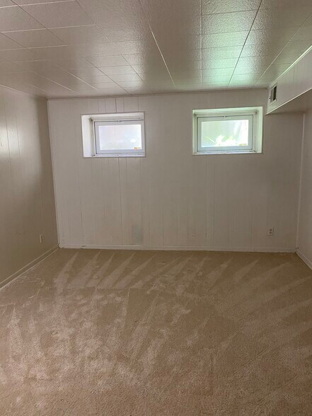Downstairs bedroom - 3441 S Stafford St
