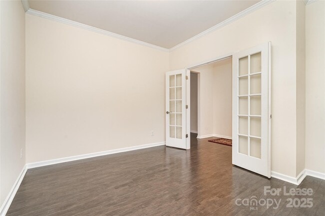 Building Photo - 493 Twelve Oaks Ln