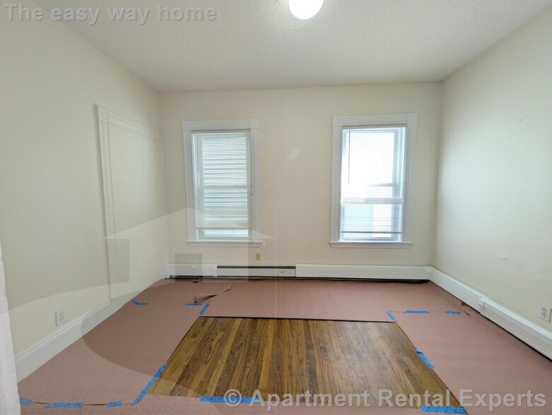 Building Photo - 392 Washington St