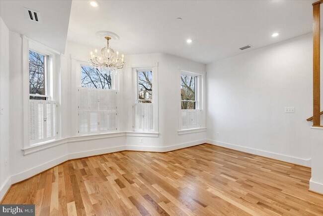 Building Photo - 3169 18th St NW