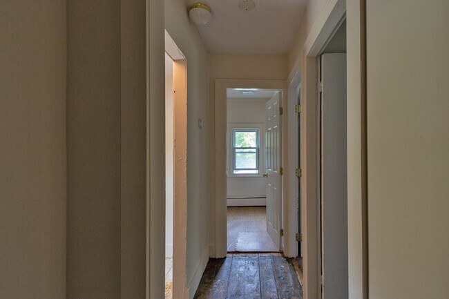 Building Photo - 5635-5639-5639 NY-82