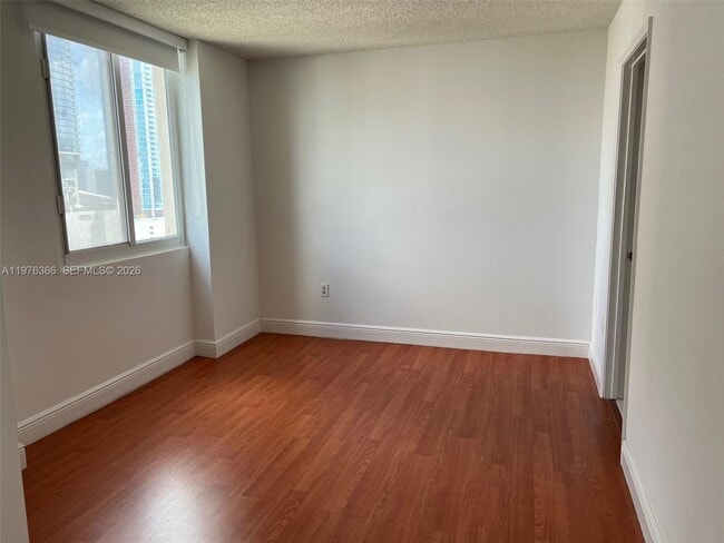 Building Photo - 850 N Miami Ave