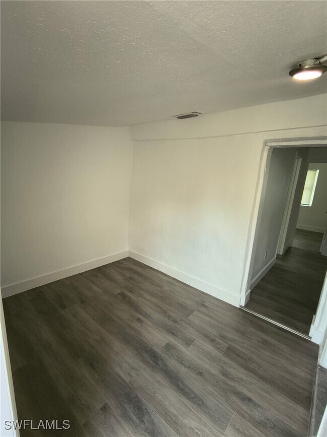 Building Photo - 3343-3347-3347 Dora St