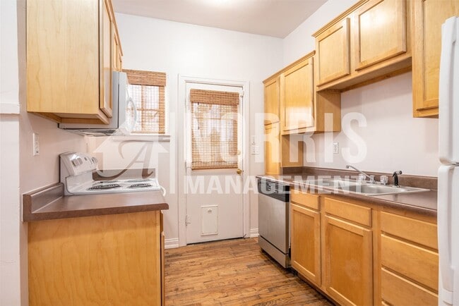 Building Photo - Adorable Private One Bedroom, One Bathroom...