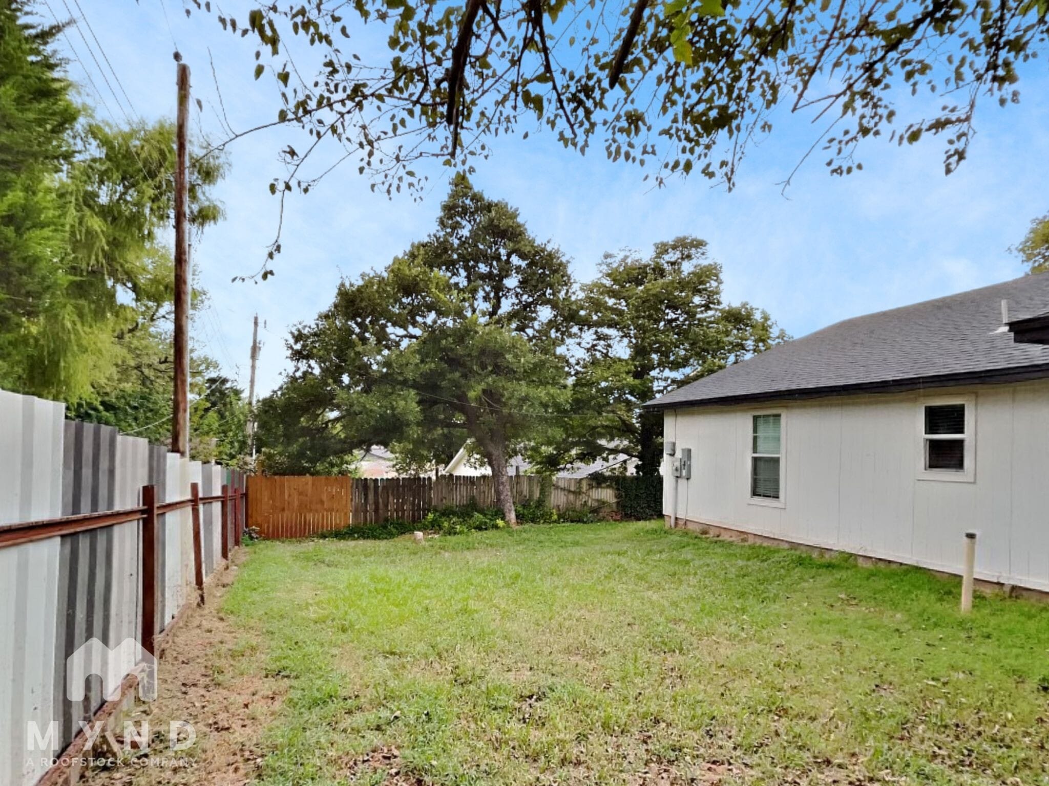 Building Photo - 3212 E Noble Dr
