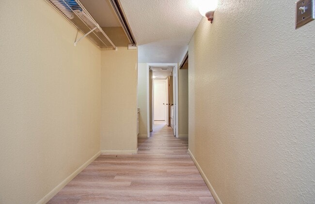 Building Photo - 9000 Bissonnet St