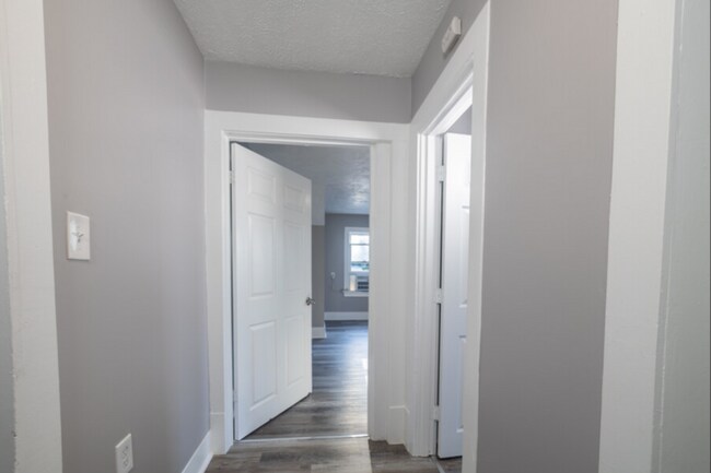 Building Photo - 4921 N 34th Ave