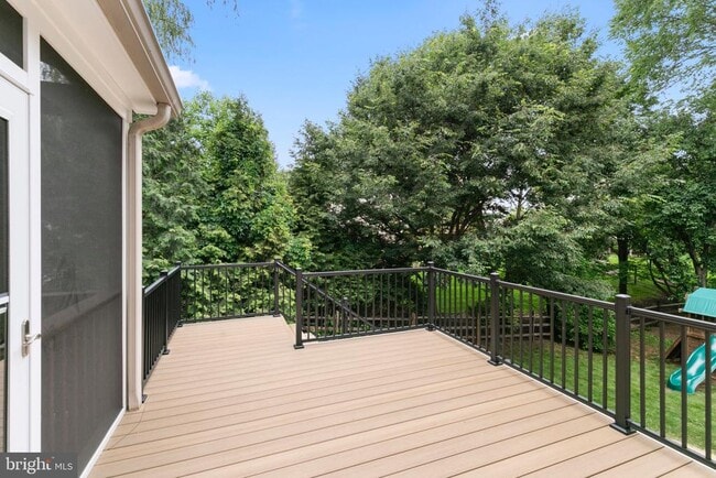 Building Photo - 46450 Saffron Ct