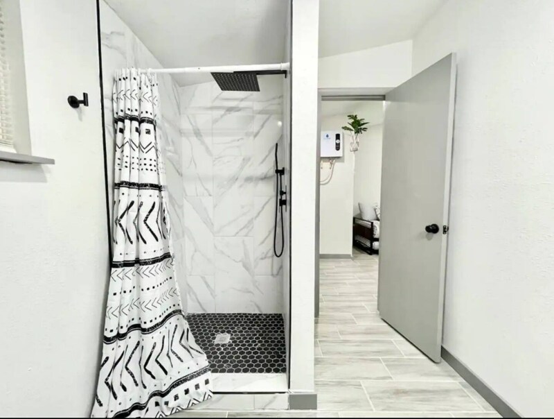 Building Photo - 1213 Corbett Ln