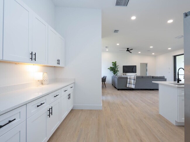 Building Photo - Brand New Construction 3/2  Canal Front Home for Rent in North Port