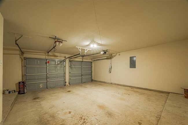 Building Photo - 11106 Fairway Dr