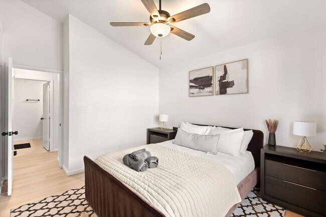 Building Photo - 4629 Amherst Ln