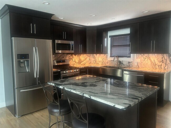 Building Photo - 113 Alicia Dr