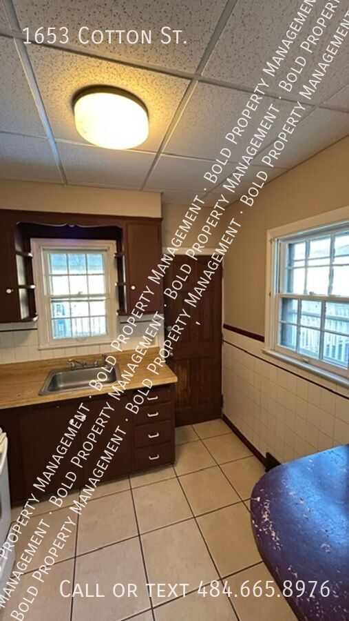 Building Photo - 1653 Cotton St