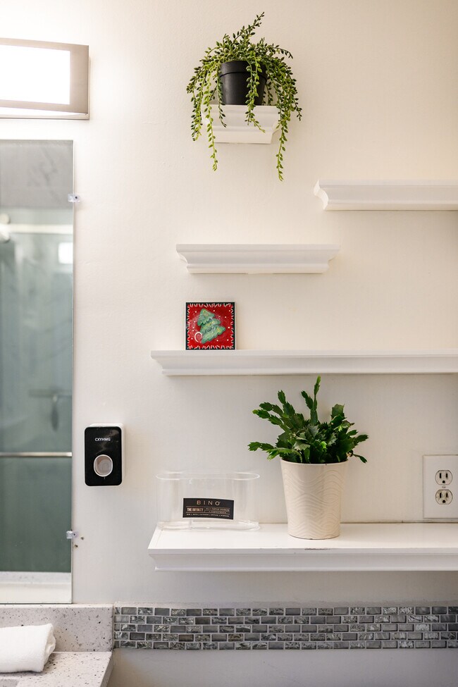 Building Photo - 1751 Belmont Ave